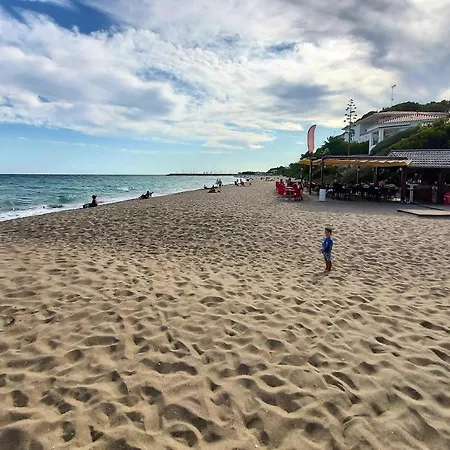 Junto La Playa